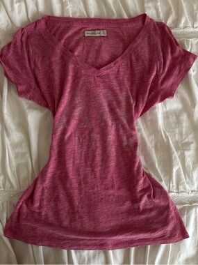 Abercrombie & Fitch Heather Raspberry V-Neck Tee